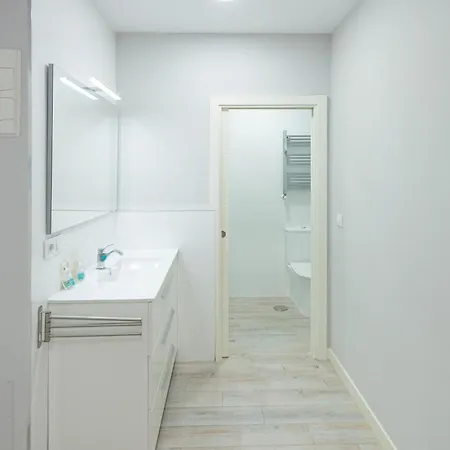 R2R - Liencres Apartamentos * ليينكريس